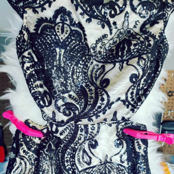 Cut-Out** Low Back** Lace & Sequin Mid Formal Gown *S* - Picture 9 of 17